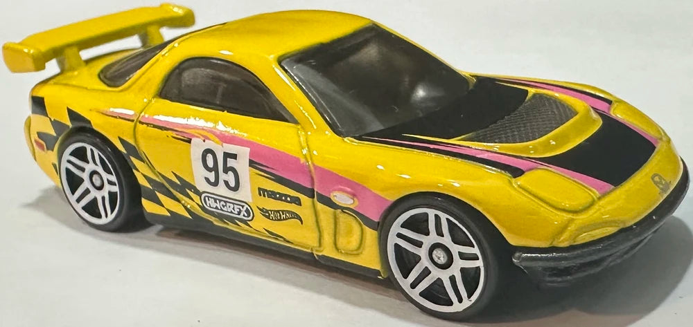 Hot Wheels 2025 - Collector # 163/250 - HW: '70s vs. '90s 9/10 - '95 Mazda RX-7 Drift - Yellow / #95 - International Card