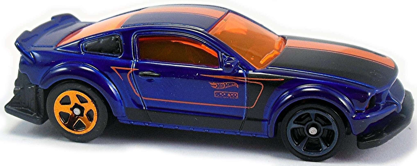 Hot Wheels 2016 - Collector # 021/250 - HW Digital Circuit 1/10 - New Models - 2005 Ford Mustang - Metallic Blue - USA 'Showdown' Card