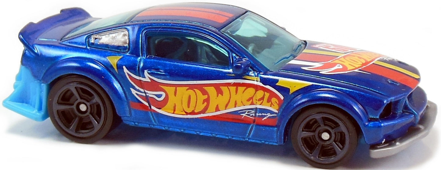 Hot Wheels 2017 - Collector # 280/365 - HW Race Team 1/5 - 2005 Ford Mustang - Blue Metalflake - USA Card