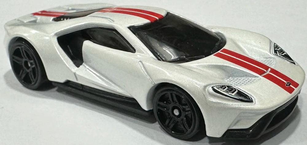 Hot Wheels 2024 - Collector # 240/250 - HW Exotics 9/10 - '17 Ford GT - White / Red Stripe - International Card