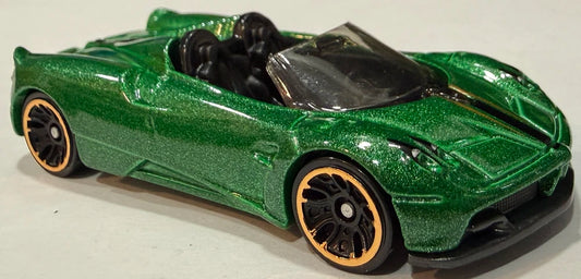 Hot Wheels 2026 - Collector # 101/250 - Exoticars 7/10 - '17 Pagani Huayra Roadster - Metalflake Green - CBJ5 Wheels - USA '2026' Card