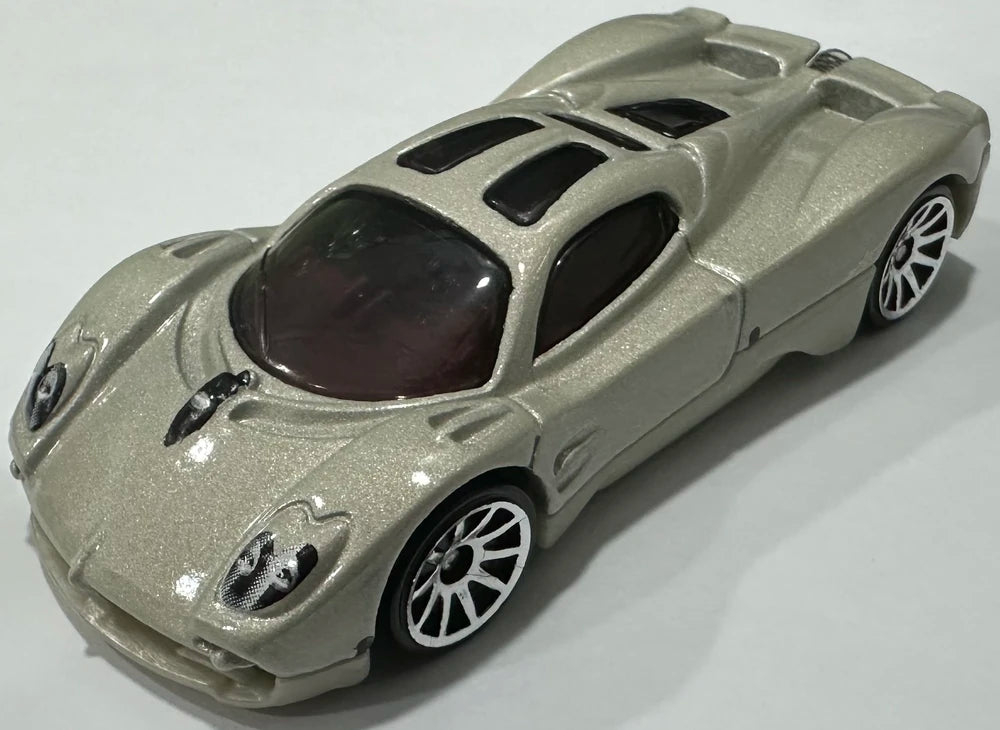 Hot Wheels 2024 - Collector # 205/250 - HW Exotics 5/10 - New Models - Pagani Utopia - Off White (Grigio Rinascimento) - USA Card