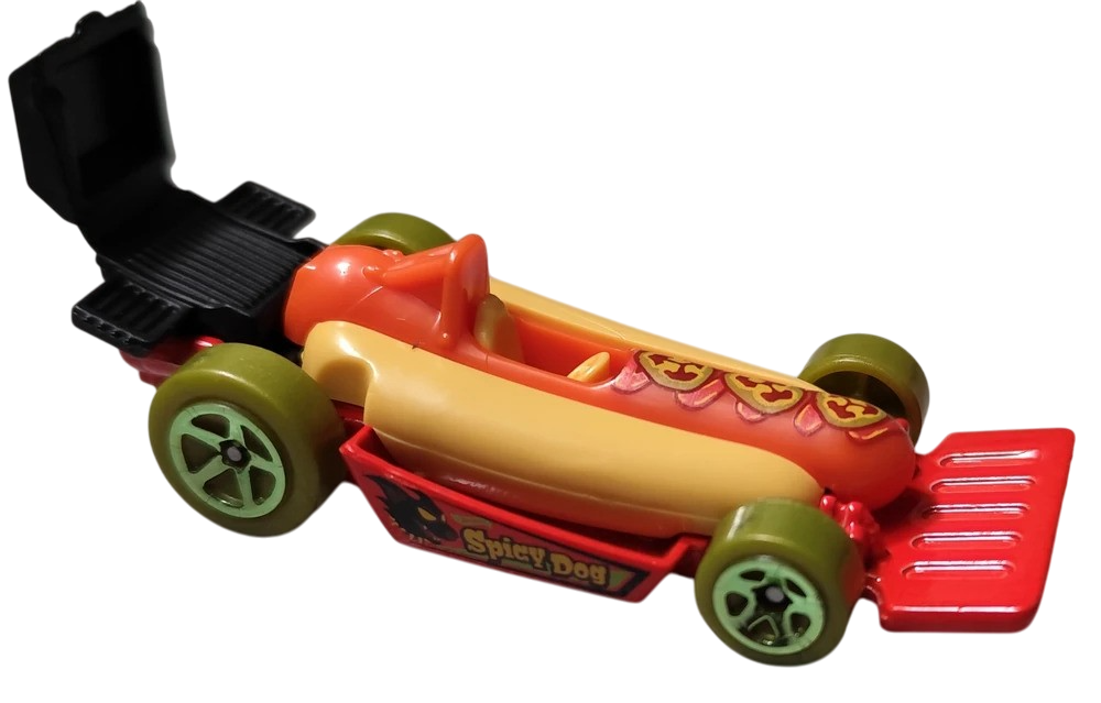 Hot Wheels 2025 - Collector # 085/250 - Fast Foodie 1/5 - Street Wiener - Biege & Orange - Green Tires - USA Card