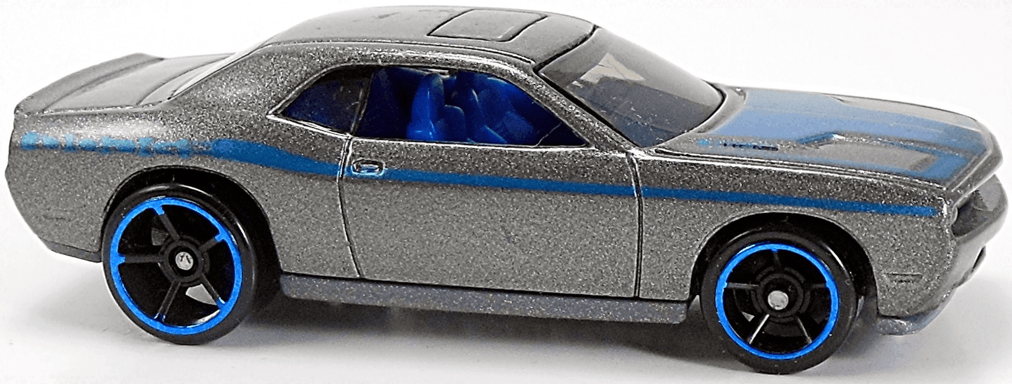 Hot Wheels 2009 - Collector # 086/166 - Muscle Mania 10/10 - '08 Dodge Challenger SRT8 - Metalflake Gray - International Long Card