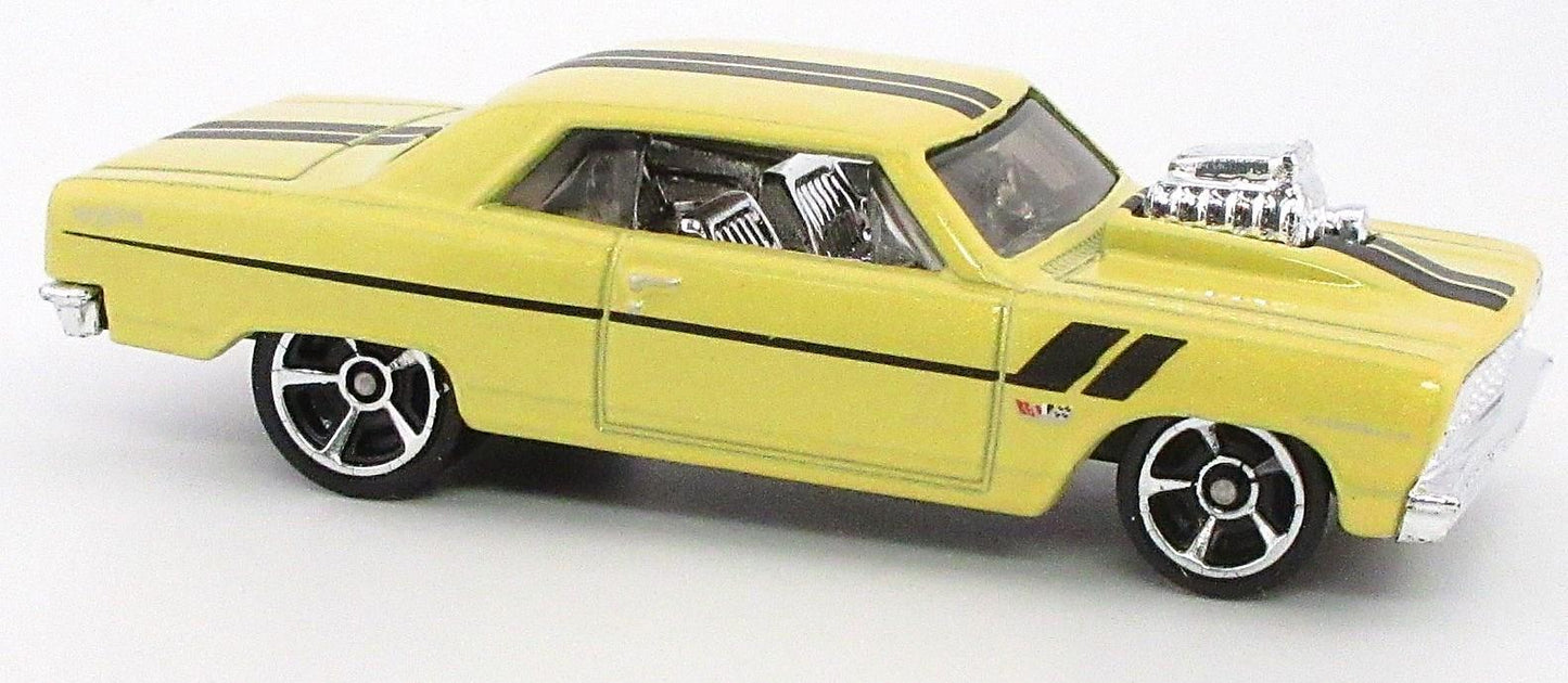 Hot Wheels 2024 - Collector # 157/250 - Muscle Mania 2/5 - '64 Chevy Chevelle SS - Pearl Yellow / Black Stripes - International Card