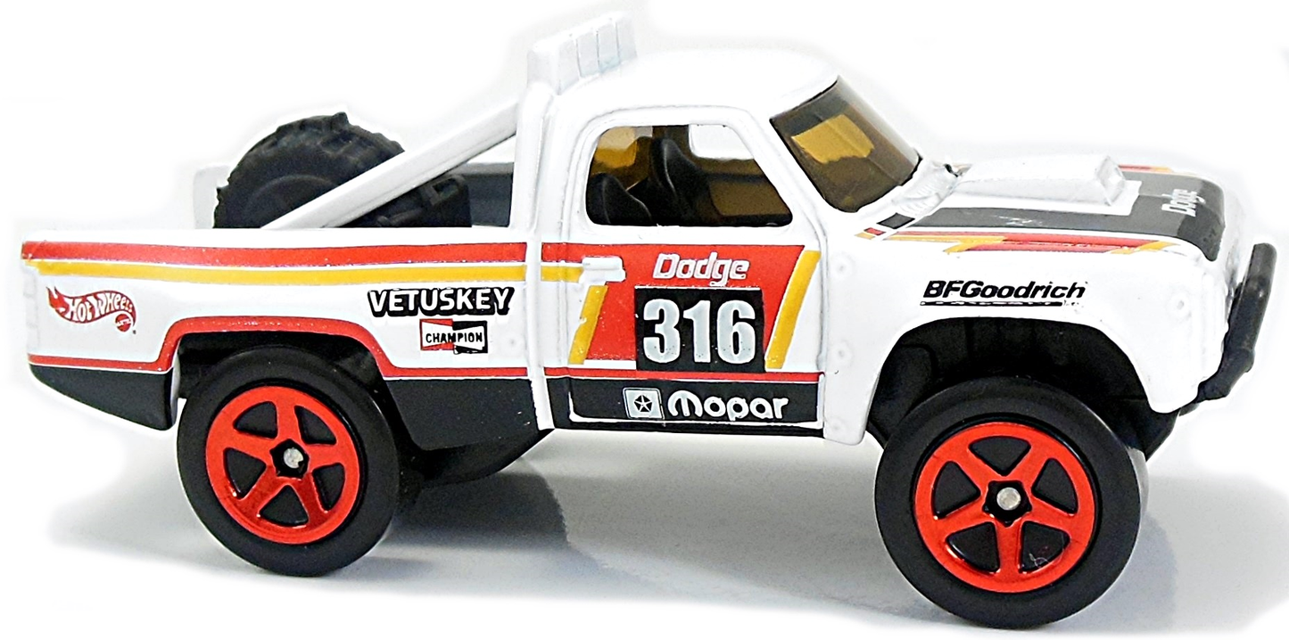 Hot Wheels 2018 - Collector # 275/365 - HW Hot Trucks 9/10 - New Models - '87 Dodge D100 - White / #316 with various Racing Decals - Red 5 Spokes - USA 50th Card