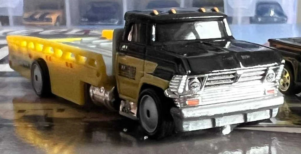 Hot Wheels 2022 - Premium / Diorama 4 Vehicle Set - Classic Trucks - Horizon Hauler, 1978 Dodge Li'l Red Express Truck, Custom '62 Chevy Pickup & Texas Drive 'Em - Metal/Metal & Real Riders