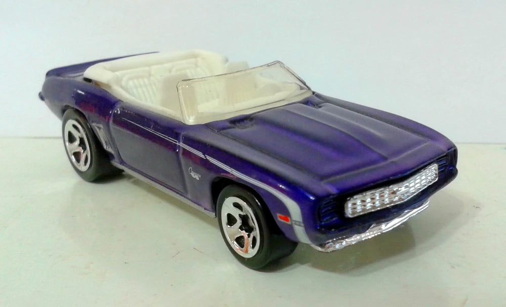Hot Wheels 2006 - Collector # 021/223 - New Models 21/38 - '69 Caamaro (Mispelled by Mattel) - Metalflake Purple - USA '07