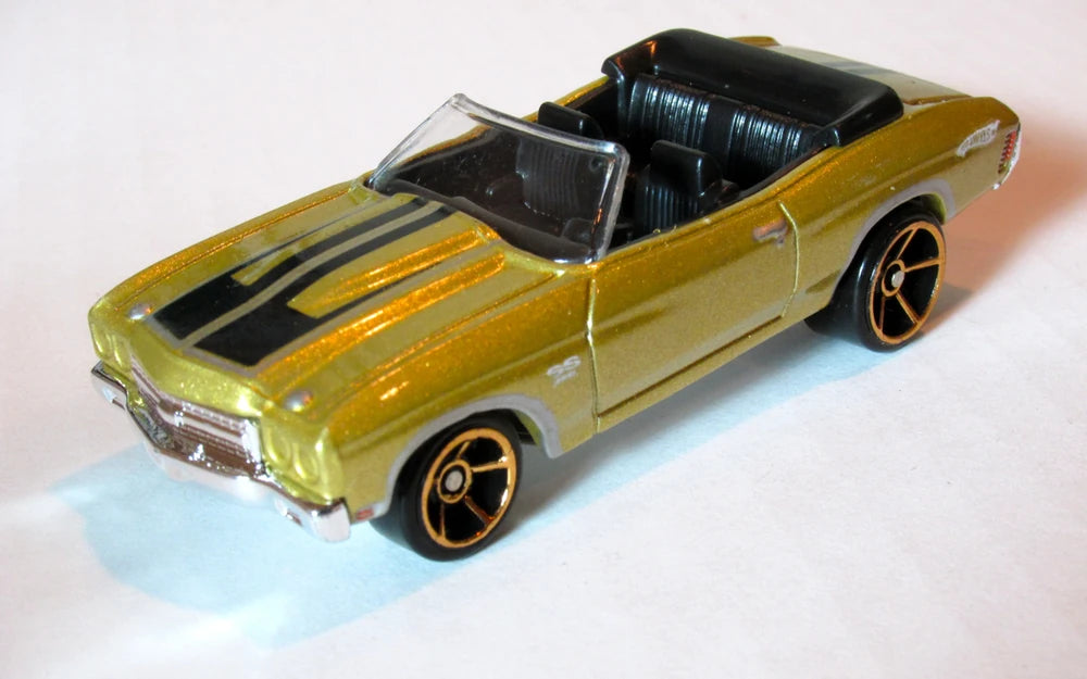 Hot Wheels 2010 - Collector # 136/240 - Faster Than Ever 08/10 - '70 Chevy Chevelle - Metallic Gold - USA Card