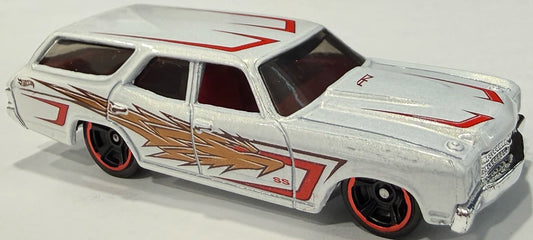 Hot Wheels 2026 - Collector # 110/250 - Wagons 3/10 - '70 Chevelle SS Wagon - White - MC5 Wheels - USA '2026' Card