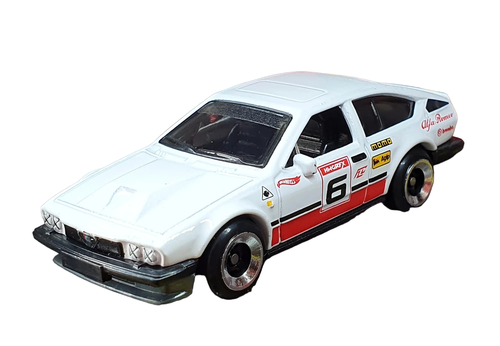 Hot Wheels 2023 - Collector # 185/250 - Retro Racers 10/10 - New Models - Alfa Romeo GTV6 3.0 - Alfa White - USA