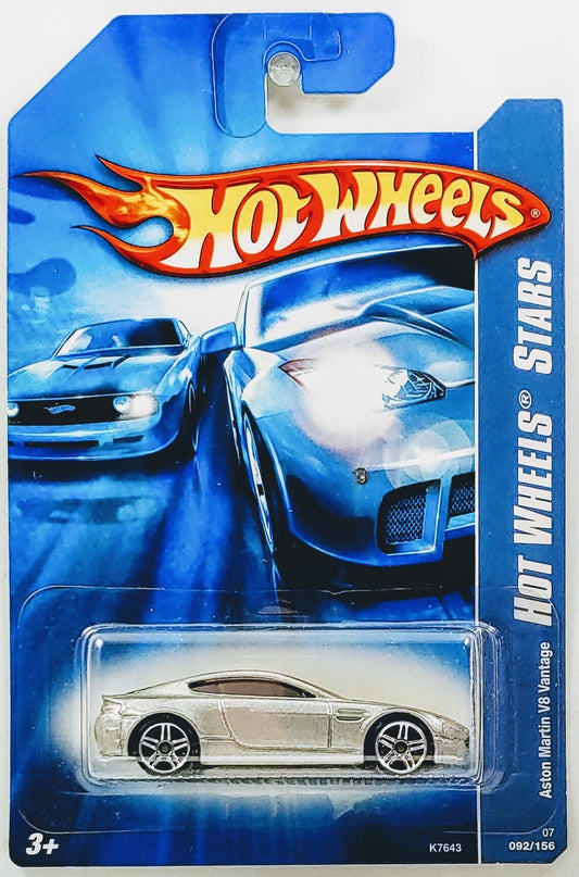 Hot Wheels 2007 - Collector # 092/156 - Hot Wheels Stars - Aston Martin V8 Vantage - Metalflake Silver - PR5 Wheels - International Card