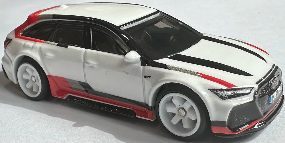 Hot Wheels 2025 - Premium / Car Culture / Fast Wagons 1/5 - Audi RS 6 Avant - White - Metal/Metal & Real Riders - NEW Casting