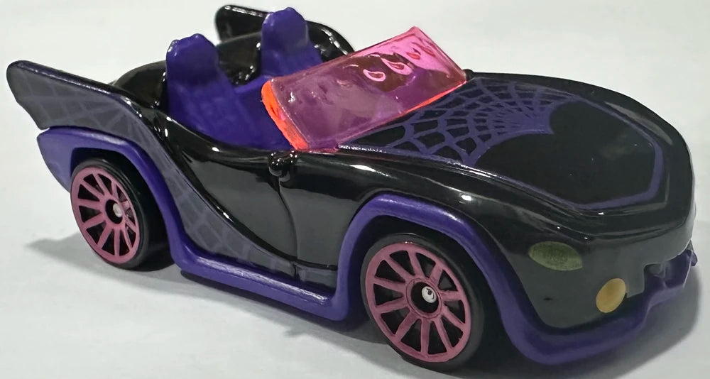 Hot Wheels 2025 - Collector # 003/250 - HW Screen Time 1/10 - Monster High Ghoul Mobile - Black - Pink 10 Spoke Wheels - USA 'Monster High' Card