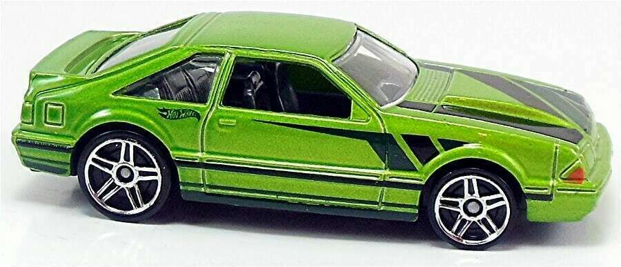Hot Wheels 2013 - Collector # 225/250 - HW Showroom / Then and Now - '92 Ford Mustang - Metalflake Green - PR5 Wheels - USA Card