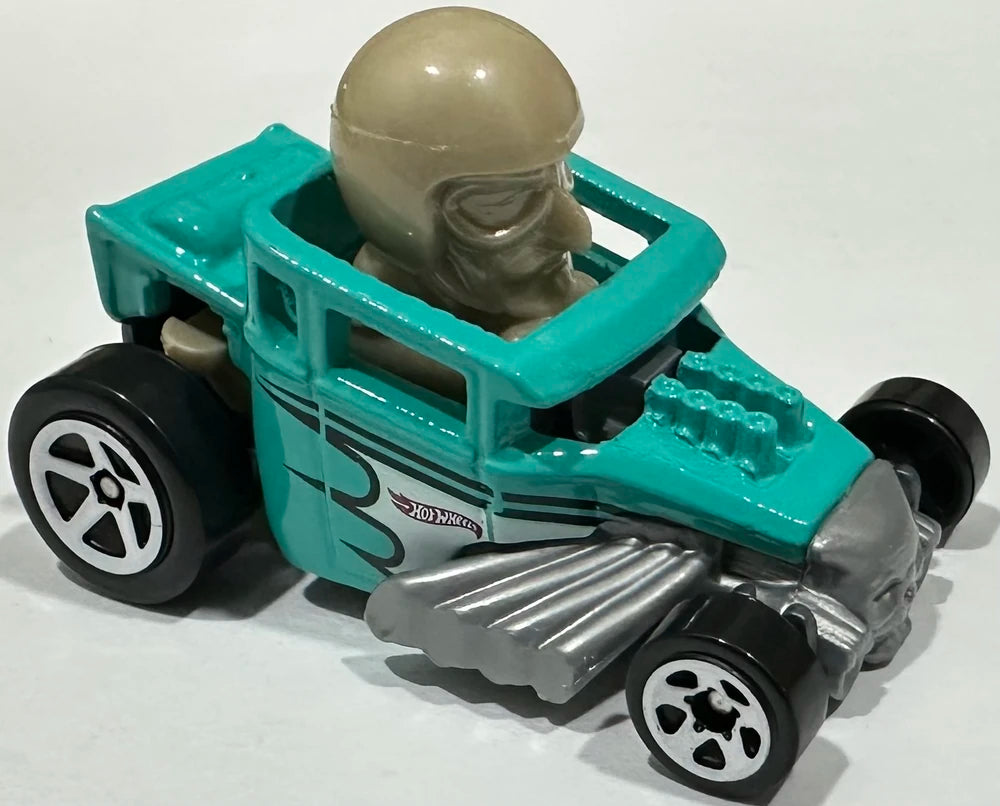 Hot Wheels 2025 - Collector # 118/250 - Experimotors 3/10 - Skull Shaker - Turquoise / Alabaster Figure - USA 'Let's Race' Card