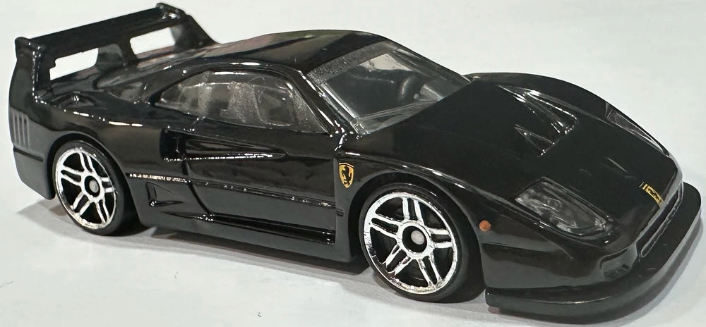 Hot Wheels 2026 - Collector # 063/250 - Ferrari 3/5 - Ferrari F40 Competizione - Grigio Nardo Black - PR5 Wheels - USA '2026' Card