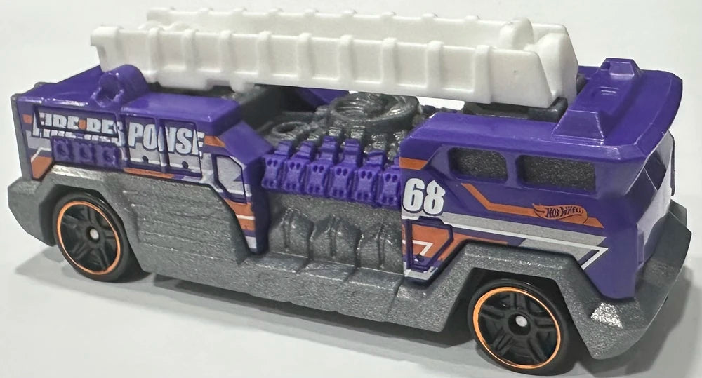 Hot Wheels 2026 - Collector # 032/250 - HW Heavyweights 1/5 - 5 Alarm (Fire Truck) - Purple / #68 - PR5 Wheels - USA '2026' Card