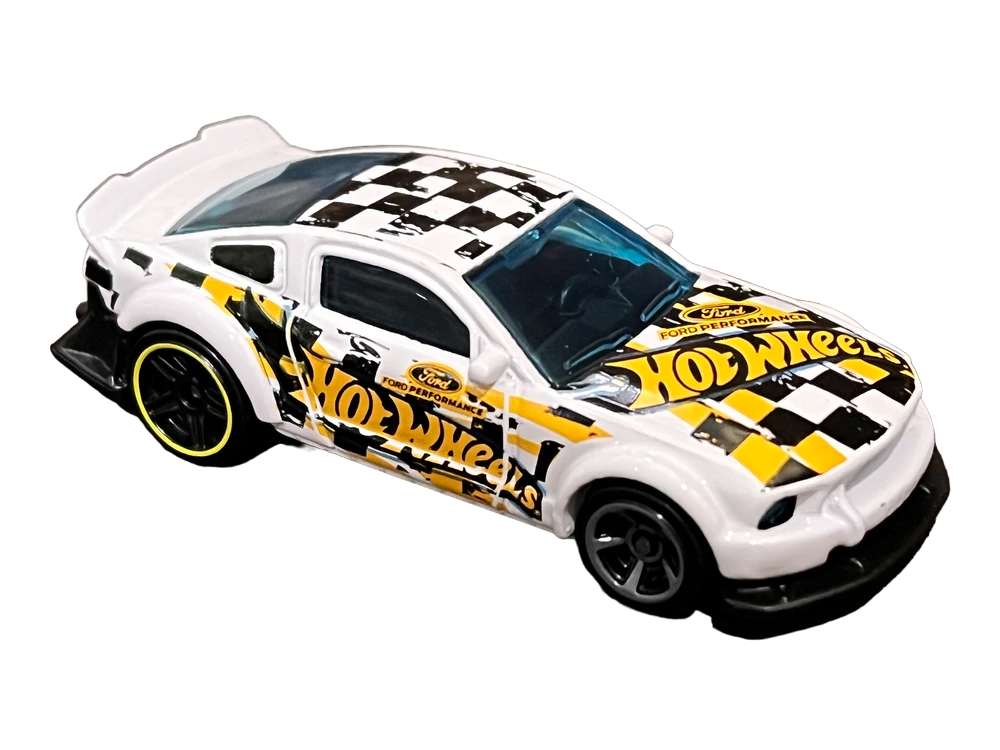 Hot Wheels 2022 - Collector # 146/250 - Spoiler Alert 3/5 - 2005 Ford Mustang - White - FSC