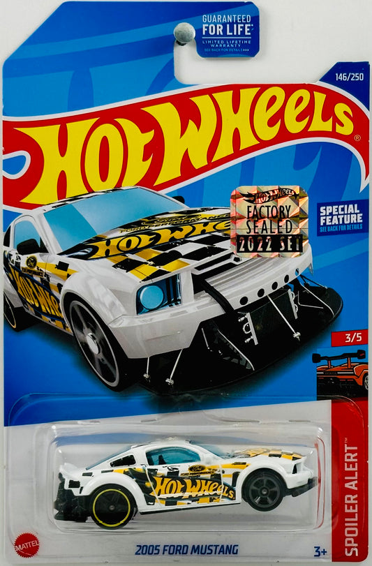 Hot Wheels 2022 - Collector # 146/250 - Spoiler Alert 3/5 - 2005 Ford Mustang - White - FSC