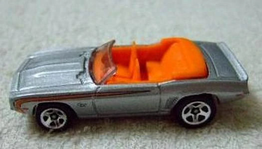 Hot Wheels 2007 - Kar Keepers Exclusive - '69 Camaro (Convertible) - Silver Metalflake - 5 Spoke Wheels - KMart Exclusive - Blister Card inside a 10 Pack of Kar Keepers - MPN L1647