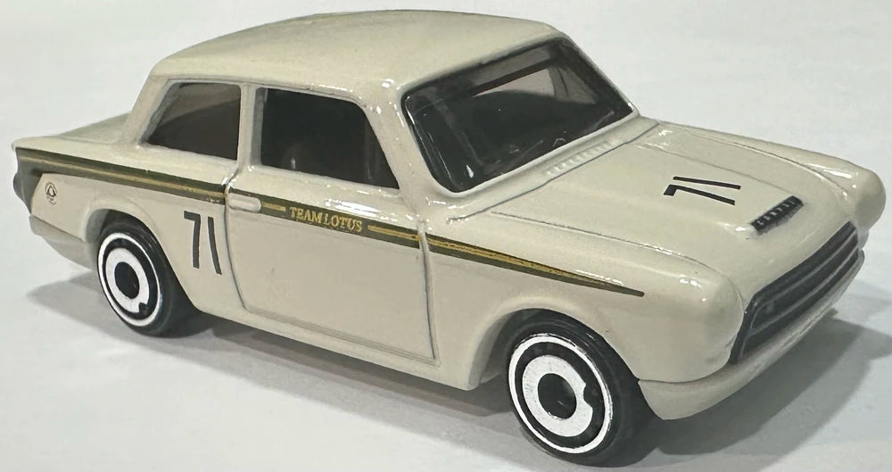 Hot Wheels 2025 - Collector # 213/250 - Compact Kings 10/10 - New Models - Lotus Cortina - Off White - USA Card