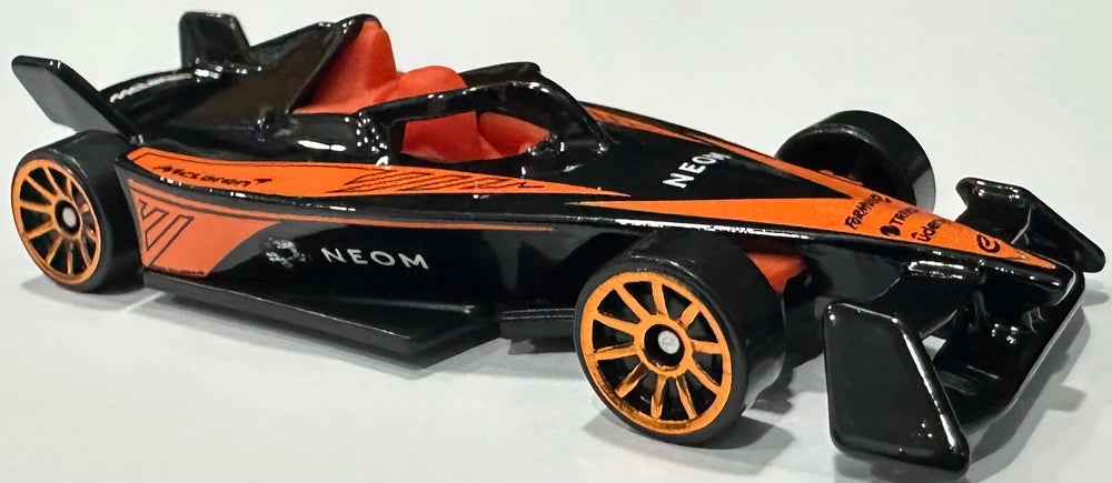 Hot Wheels 2025 - Collector # 194/250 - Track Aces 4/5 - Formula E Gen3 - Black - Orange 10 Spoke Wheels - USA 'NEOM McLaren' Card