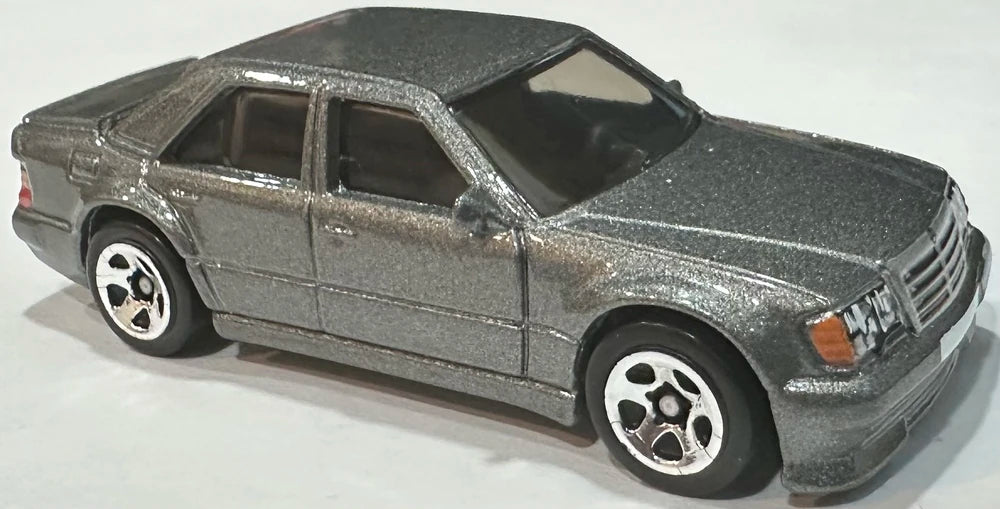 Hot Wheels 2025 - Collector # 052/250 - HW: '70s vs. '90s 3/10 - Mercedes-Benz 500 E - Metalflake Gray - USA Card