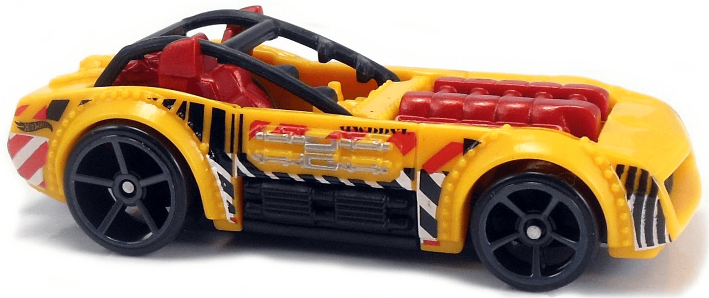 Hot Wheels 2017 - Collector # 209/365 - HW Daredevils 10/10 - Piledriver - Yellow - USA Card