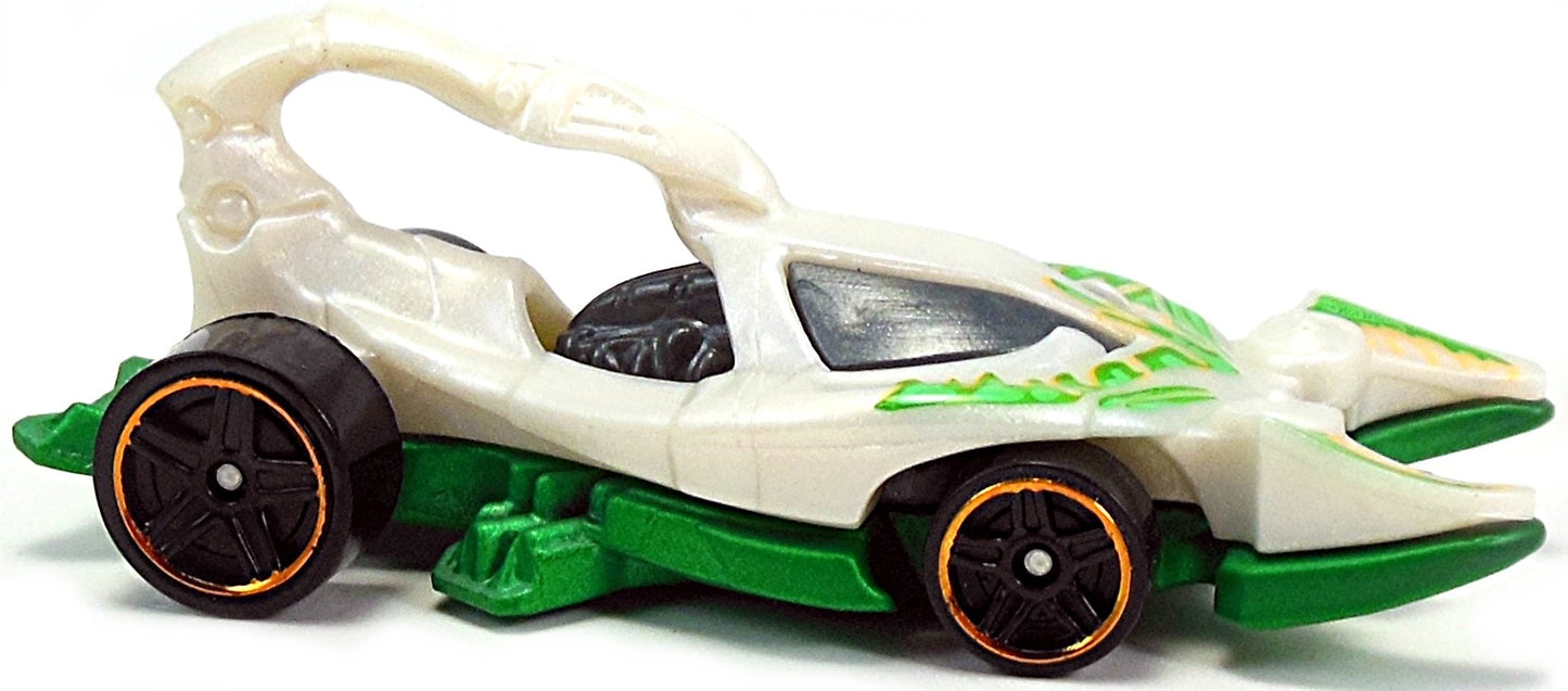 Hot Wheels 2015 - Collector # 032/250 - HW City / Street Beasts - Scorpedo - White over Green - USA 'Scan & Race' Card