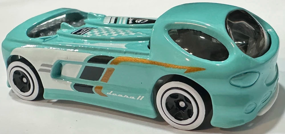 Hot Wheels 2026 - Collector # 018/250 - HW Fan Driven 1/5 - Deora II - Turquoise - Surf Boards molded in bed - USA Card