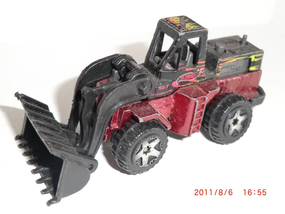 Hot Wheels 2002 - Collector # 186/240 - Wheel Loader - Metallic Dark Red - USA '35th Anniversary' Card - ERROR: Backward Bucket (Teeth Up & Fence Down)