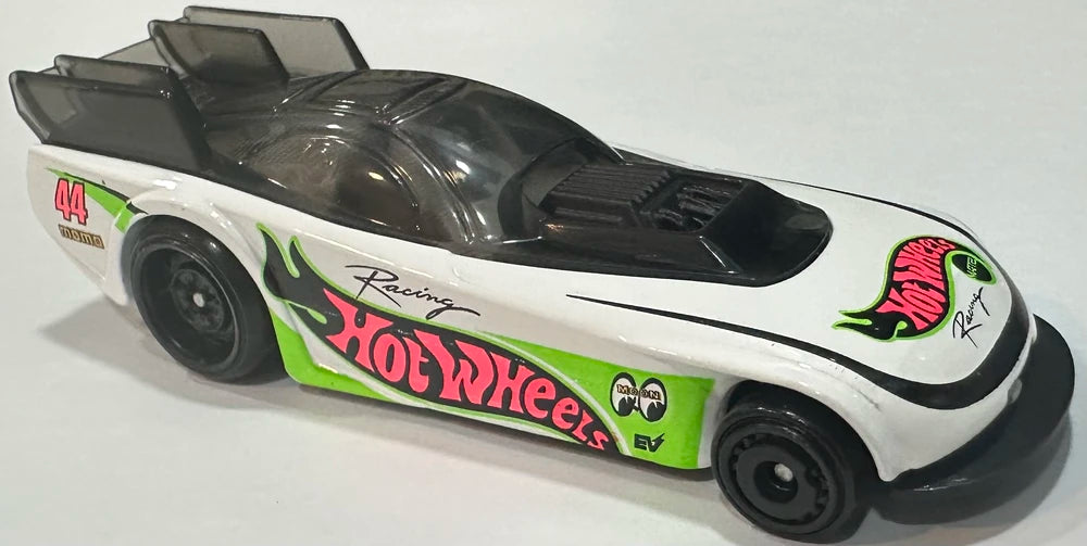 Hot Wheels 2025 - Collector # 060/250 - HW EV 5/10 - Supercharged - White / Hot Wheels Racing / Mooneyes - USA Card