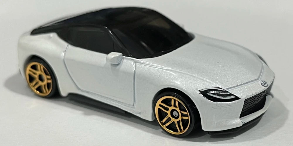 Hot Wheels 2022 - Collector # 124/250 - Factory Fresh 5/10 - New Models - Nissan Z Proto - White - USA Card