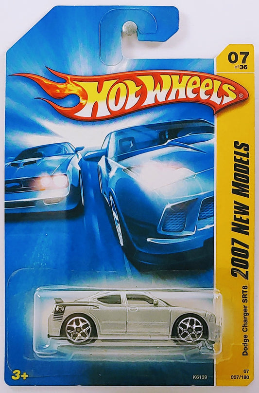 Hot Wheels 2007 - Collector # 007/180 - New Models 07/36 - Dodge Charger SRT8 - Silver - USA Card