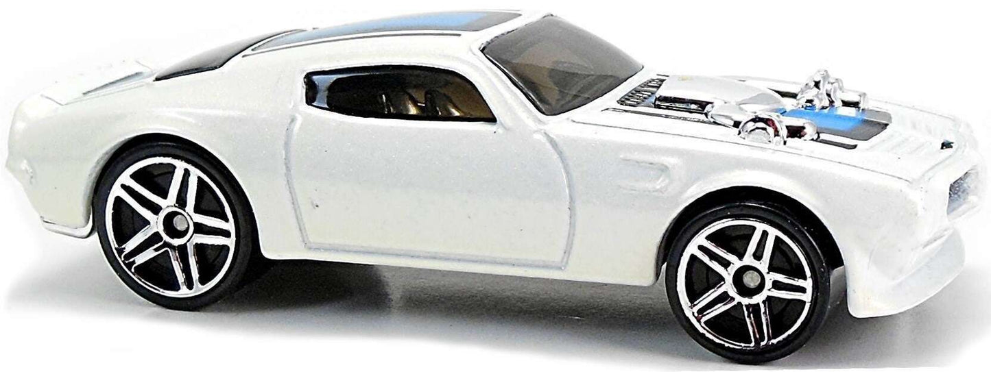 Hot Wheels 2007 - Collector # 016/180 - New Models 16/36 - '70 Pontiac Firebird - White - 'Scum Bum' on Rear Spoiler - USA