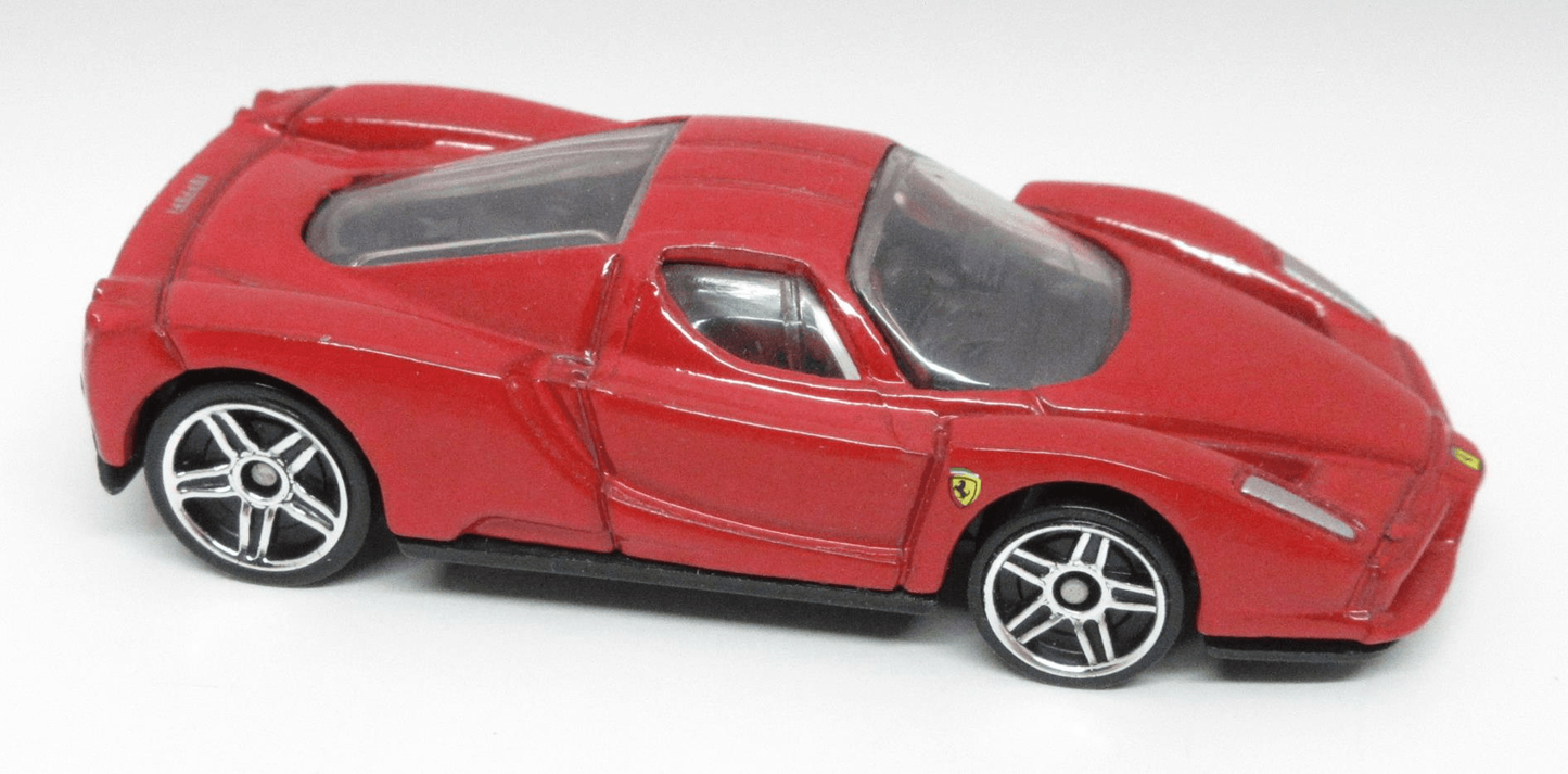 Hot Wheels 2009 - Collector # 129/190 - Treasure Hunts 9/12 - Enzo Ferrari - Red - PR5 Wheels - Red & Black Seats - USA Card