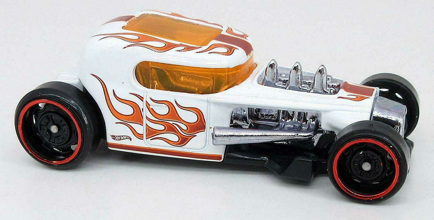 Hot Wheels 2021 - Collector # 189/250 - HW Flames 1/5 - Mod Rod - White - USA Card