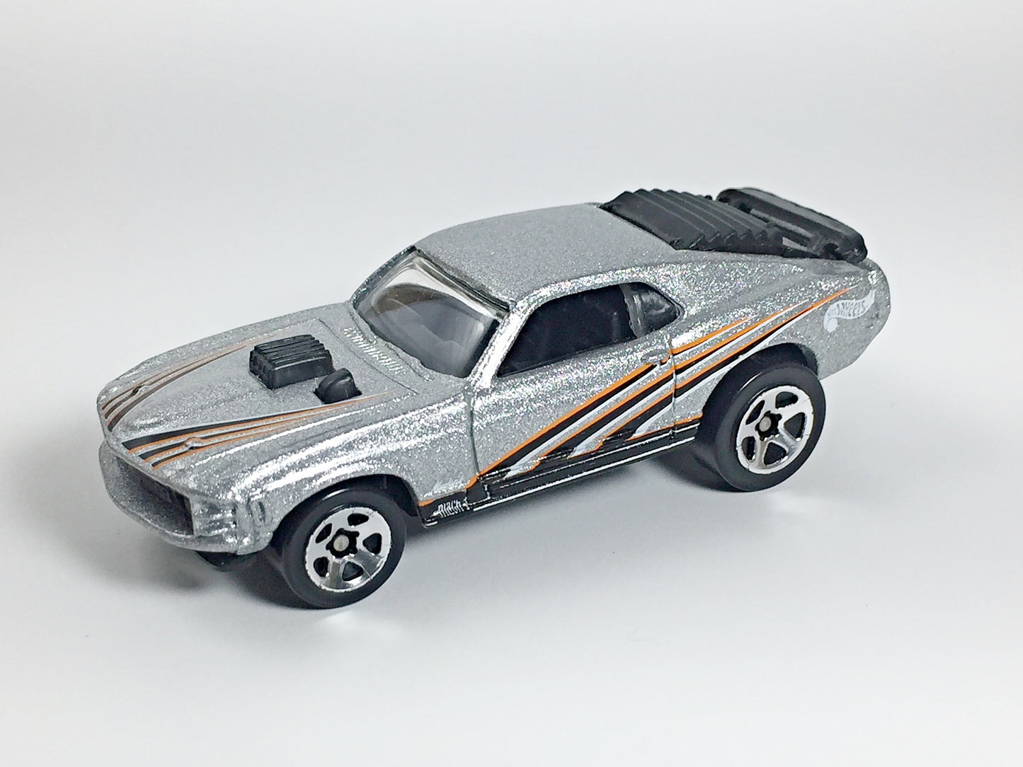 Hot Wheels 2001 - Collector # 112/240 - Mustang Mach 1 - Silver - 5 Spoke (5SP) Wheels - USA