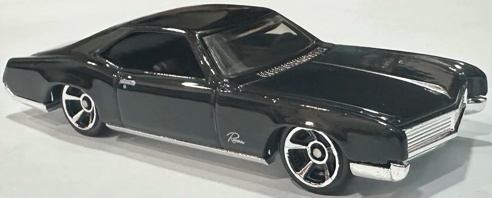 Hot Wheels 2025 - Collector # 050/250 - HW Modified 2/5 / New Models - '66 Buick Riviera - Black - USA Card