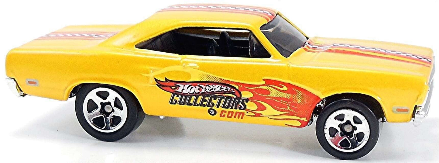 Hot Wheels 2004 - Collector # 169/212 - Wastelanders 02/10 - 1970 Plymouth Road Runner - Metallic Yellow - 'Hot Wheels Collectors.com' / Flames - USA '04 Card
