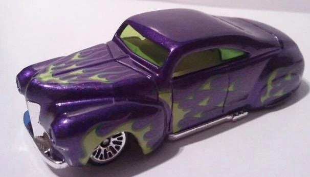 Hot Wheels 2011 - Collector # 098/244 - Heat Fleet 8/10 - Tail Dragger - Purple / Green Flames - Lace Wire Wheels - USA Card