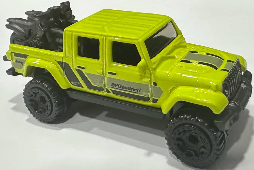 Hot Wheels 2026 - Collector # 014/250 - Truckin' Along 2/5 - '20 Jeep Gladiator - Neon Green - 2 Motorcycles molded in bed - USA Card