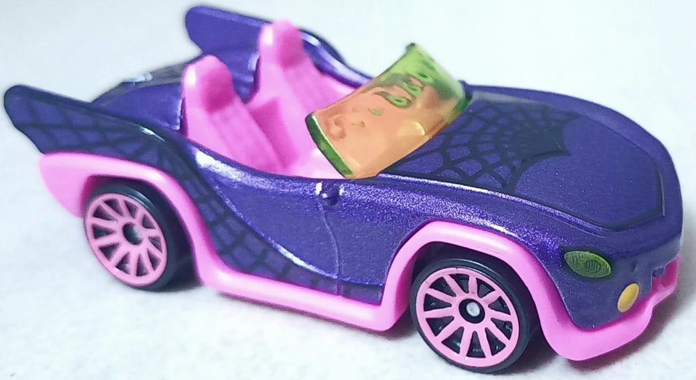 Hot Wheels 2025 - Collector # 003/250 - HW Screen Time 1/10 - Monster High Ghoul Mobile - Purple - Pink 10 Spoke Wheels - USA 'Monster High' Card
