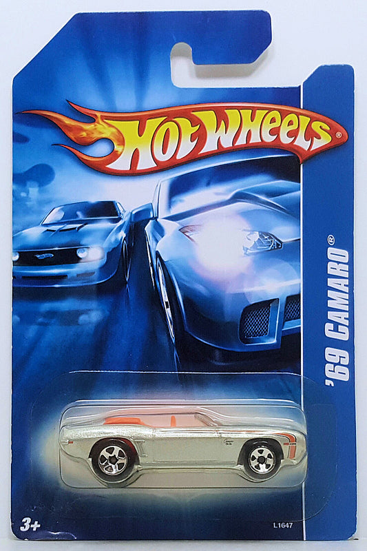 Hot Wheels 2007 - Kar Keepers Exclusive - '69 Camaro (Convertible) - Silver Metalflake - 5 Spoke Wheels - KMart Exclusive - Blister Card inside a 10 Pack of Kar Keepers - MPN L1647