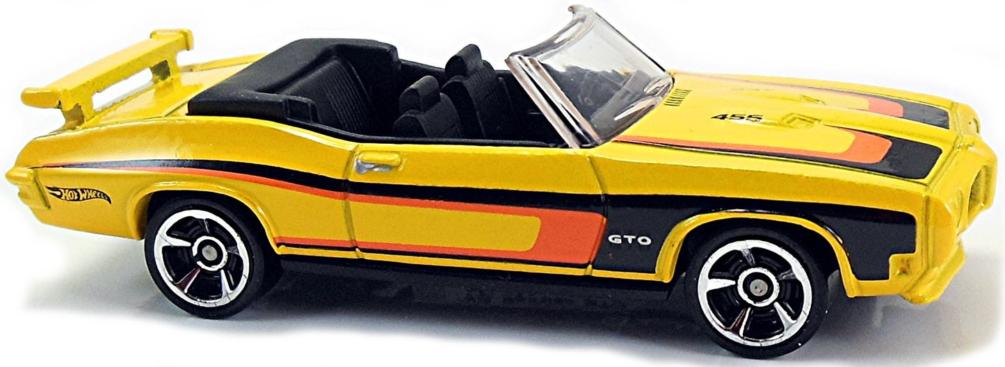 Hot Wheels 2011 - Collector # 105/244 - Muscle Mania 5/10 - '70 Pontiac GTO - Yellow - USA Card