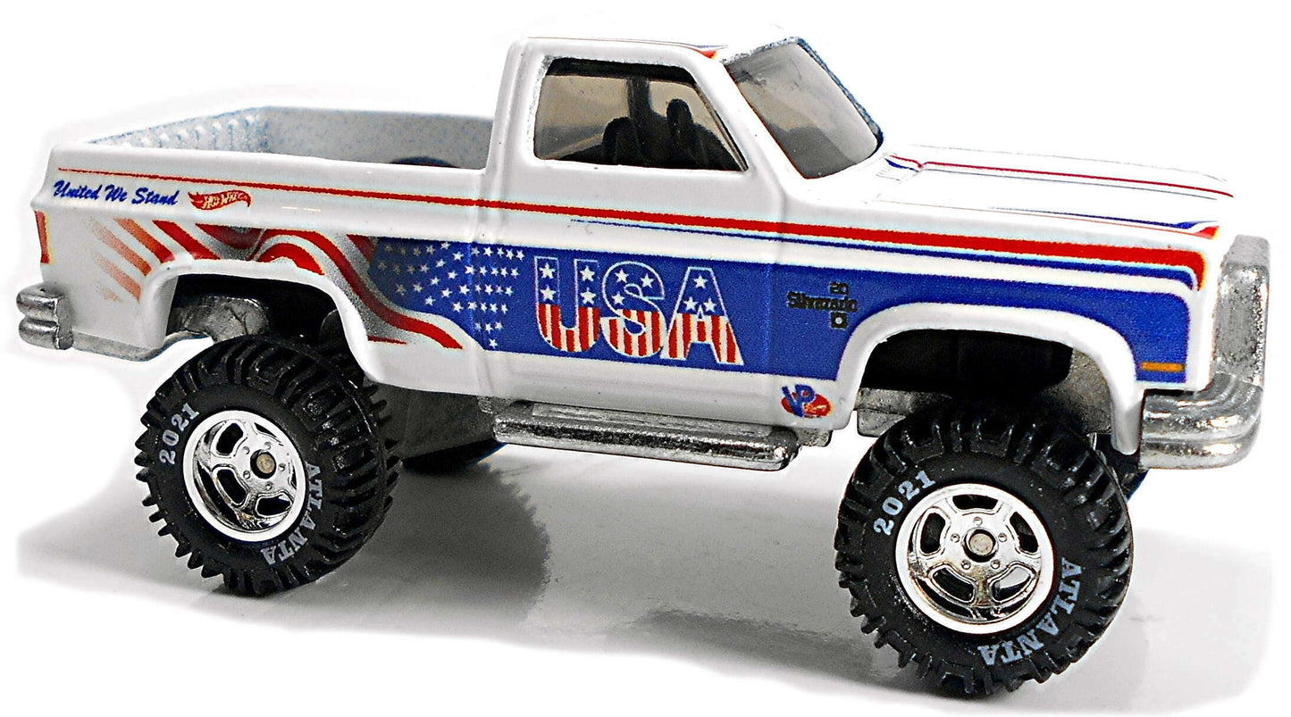 Hot Wheels 2021 - 21st Annual Collector's Nationals - '83 Chevy Silverado 4X4 - White - Metal/Metal & Real Riders - Limited to 5,500 - Kar Keeper