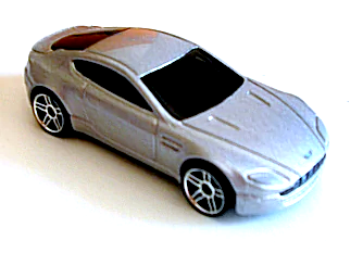 Hot Wheels 2007 - Collector # 092/156 - Hot Wheels Stars - Aston Martin V8 Vantage - Metalflake Silver - PR5 Wheels - International Card