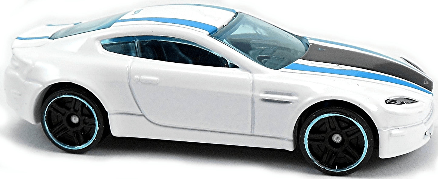 Hot Wheels 2016 - Collector # 056/250 - HW Mild to Wild 1/10 - Aston Martin V8 Vantage - White - PR5 Wheels - USA 'Showdown' Card