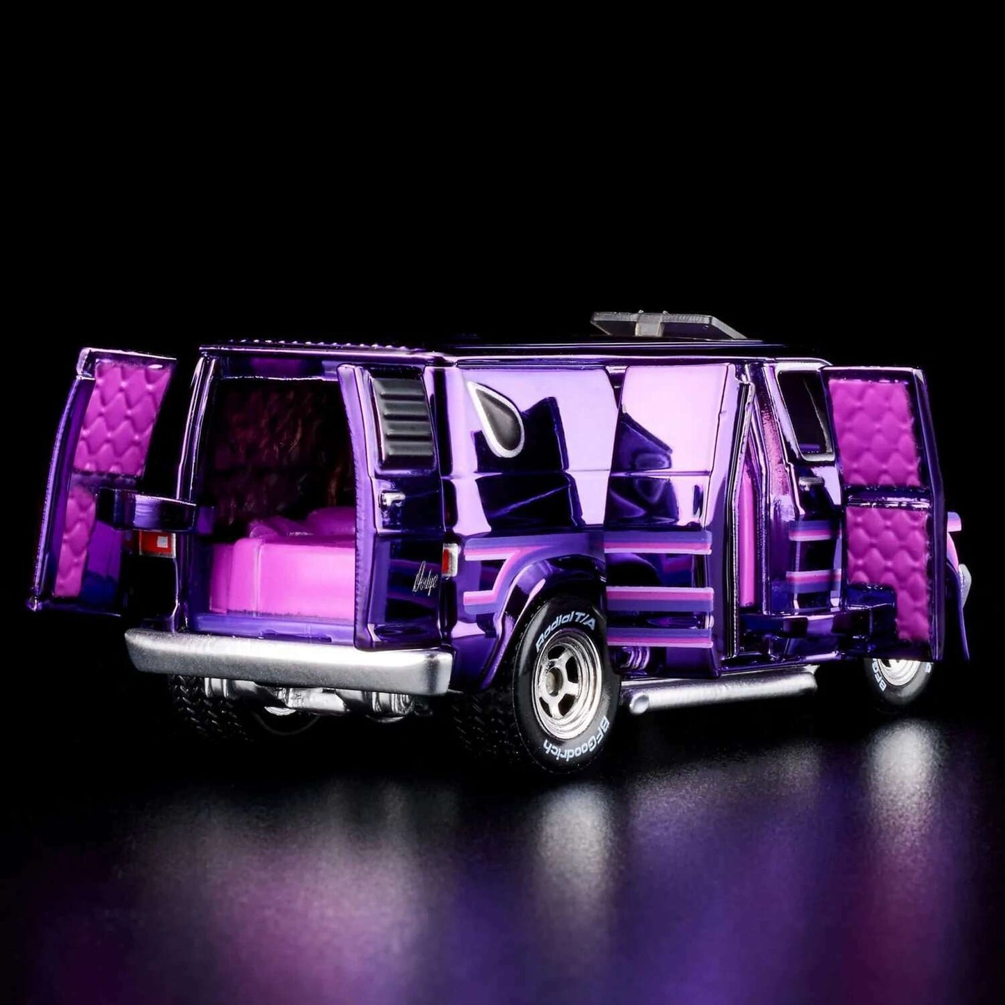 Hot Wheels 2024 - HWC/RLC Exclusive - Dodge Tradesman - Spectraflame Purple - Metal/Metal - Real Riders - Opening Doors - Acrylic Display Case